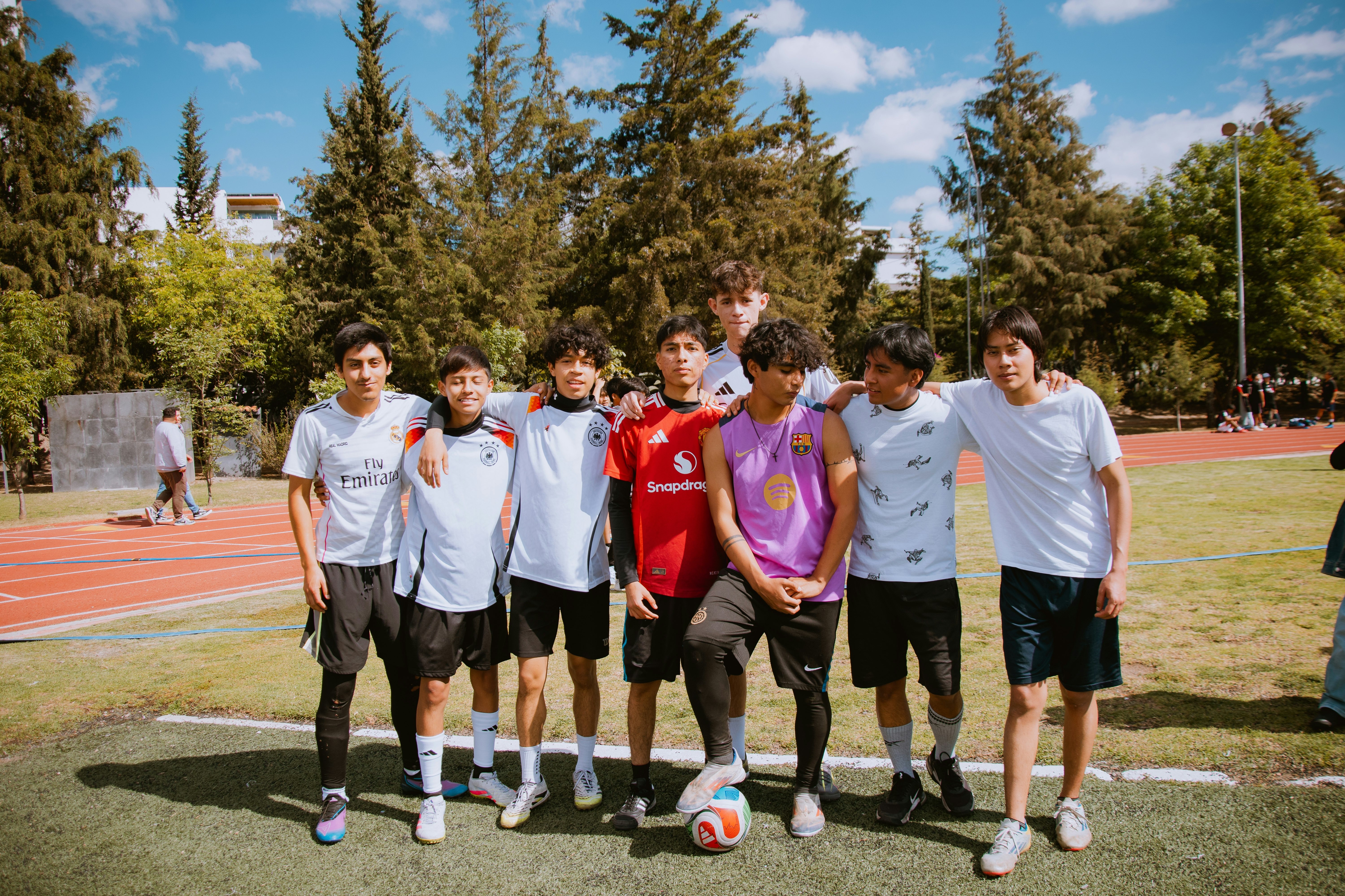 《棒球与嘻哈文化：从金项链到街头服饰的影响力》