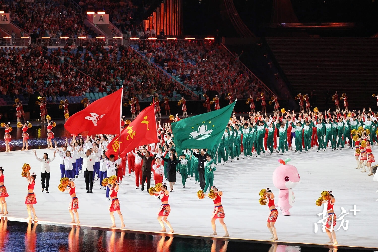 记者：阿根廷国家队已征召凯文-麦卡利斯特